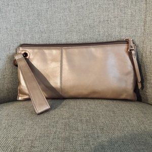 Hobo Vida Wristlet – blush pink